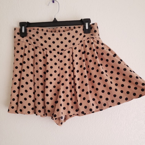 Tan Polka Dot Shorts - Picture 3 of 3